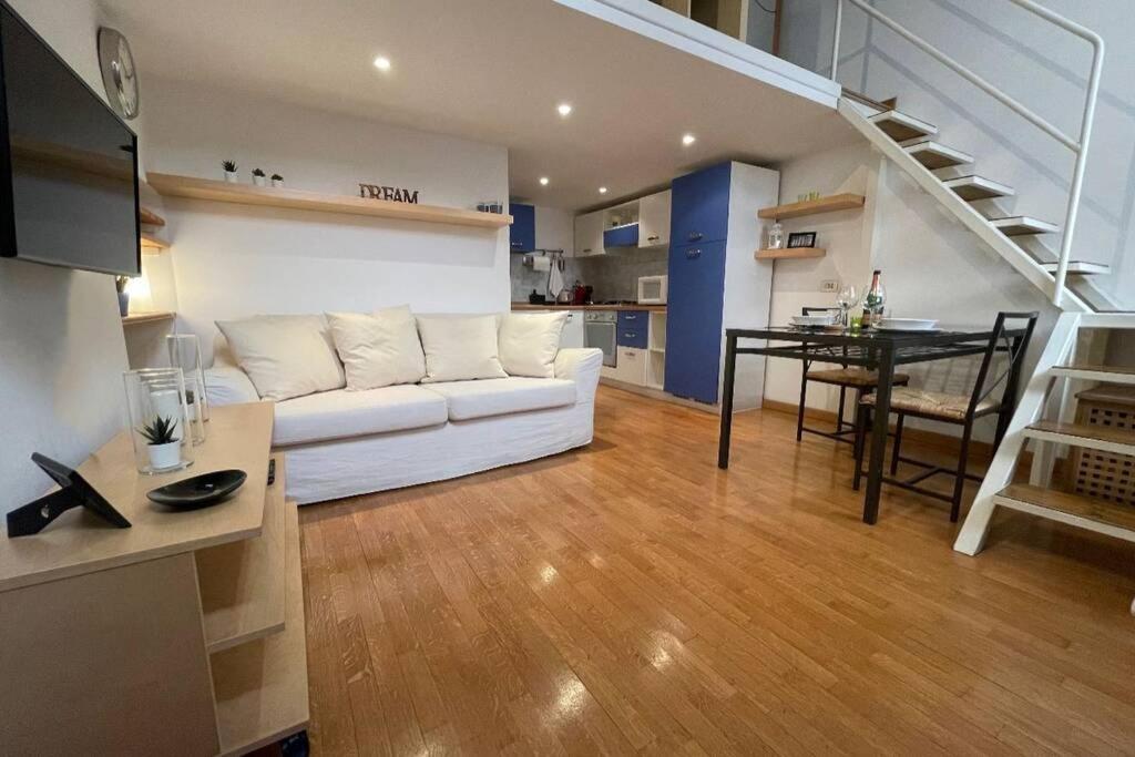 Lafilo Apartment 3 Milan Luaran gambar